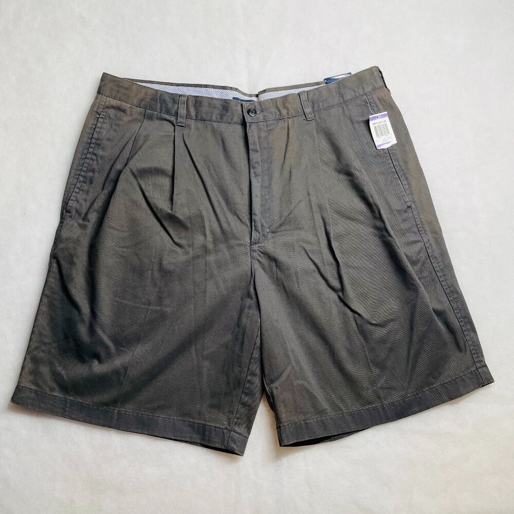 NWT Club Room Mens Charcoal Gray Twill Double Pleated 8.5" Chino Shorts Size 38